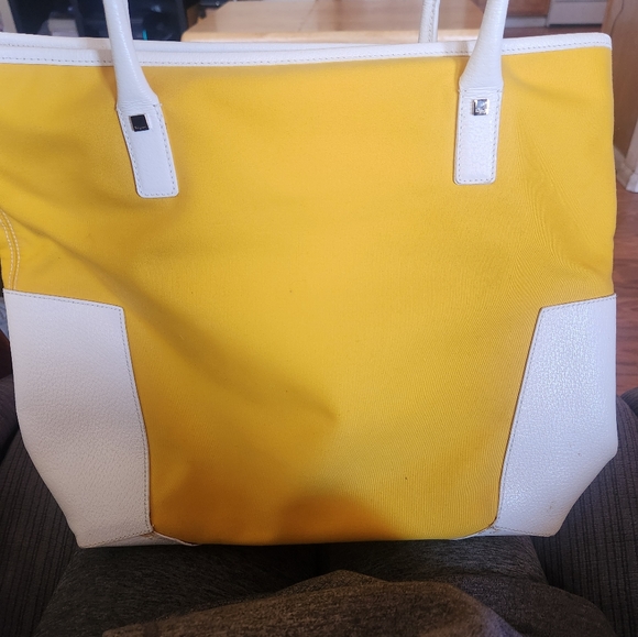 Ferragamo Tote Bag - Picture 1 of 13